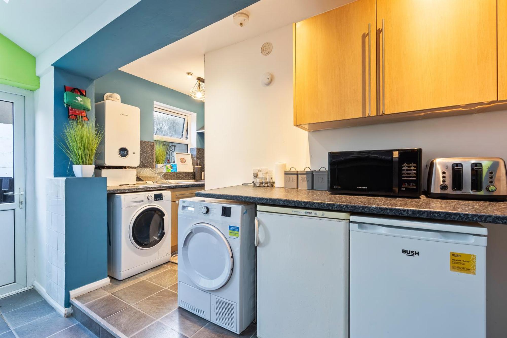 Comfy 4Br House Close To Subway ลอนดอน ภายนอก รูปภาพ