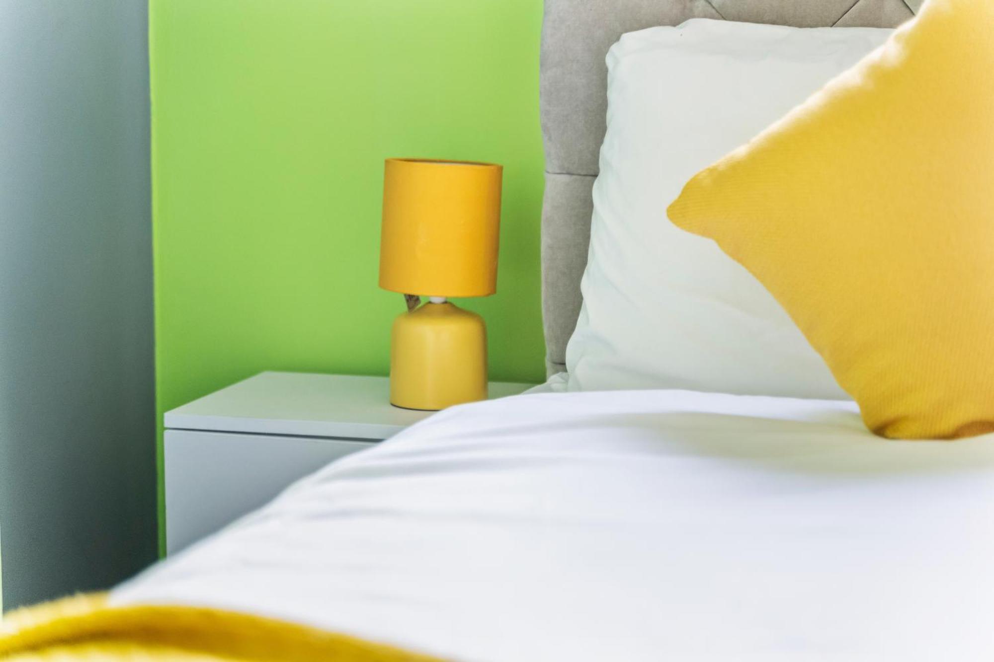 Comfy 4Br House Close To Subway ลอนดอน ภายนอก รูปภาพ