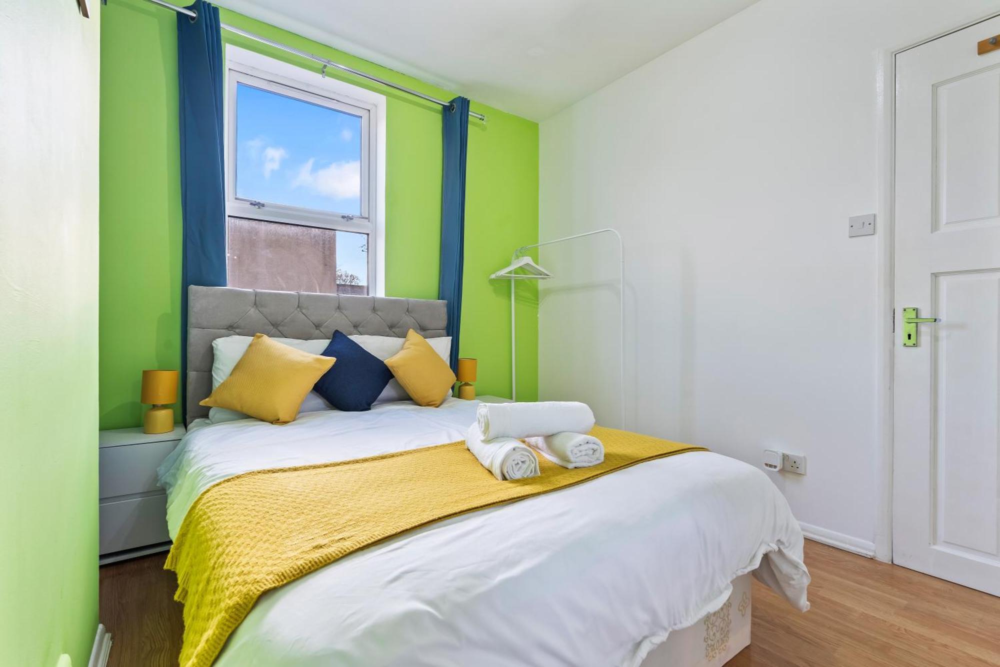 Comfy 4Br House Close To Subway ลอนดอน ภายนอก รูปภาพ