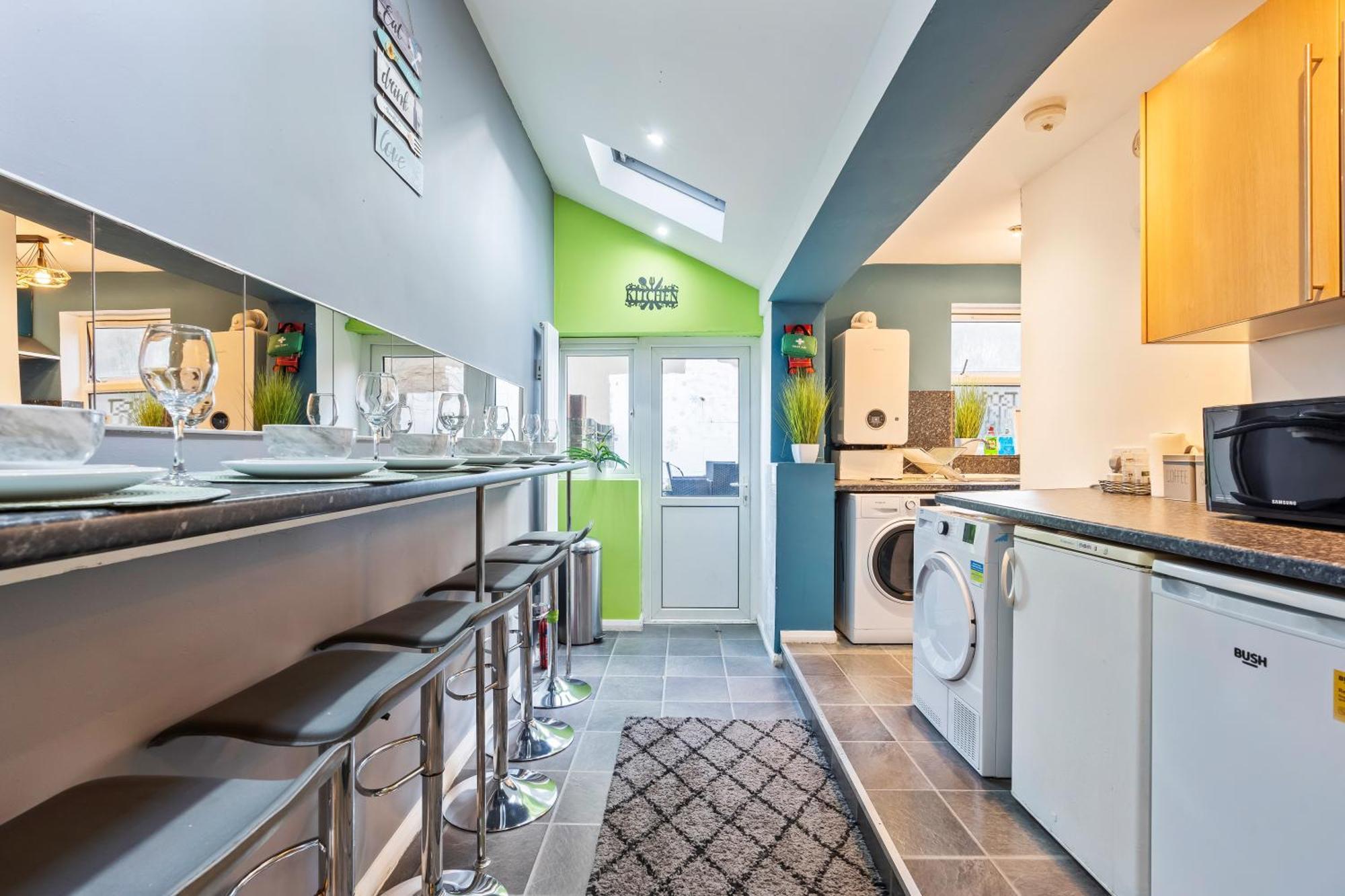 Comfy 4Br House Close To Subway ลอนดอน ภายนอก รูปภาพ