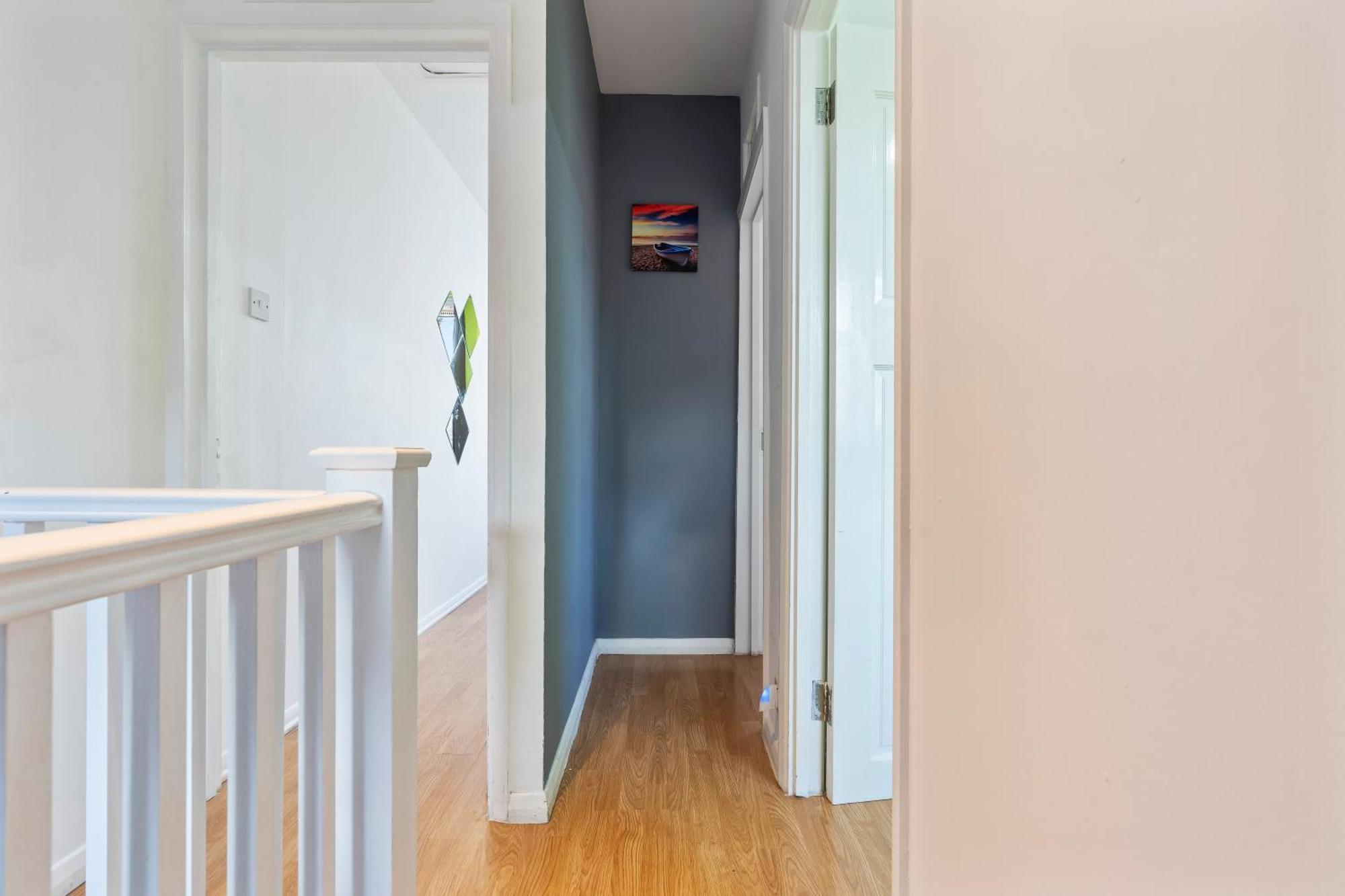 Comfy 4Br House Close To Subway ลอนดอน ภายนอก รูปภาพ