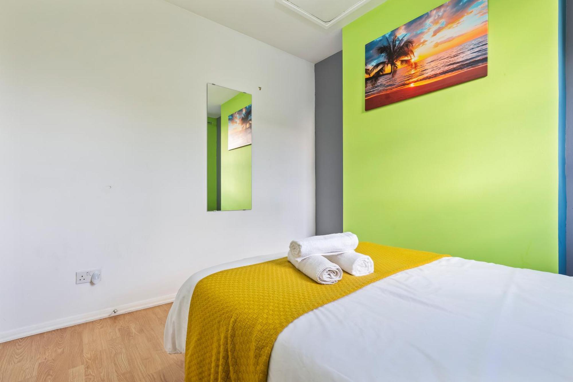 Comfy 4Br House Close To Subway ลอนดอน ภายนอก รูปภาพ